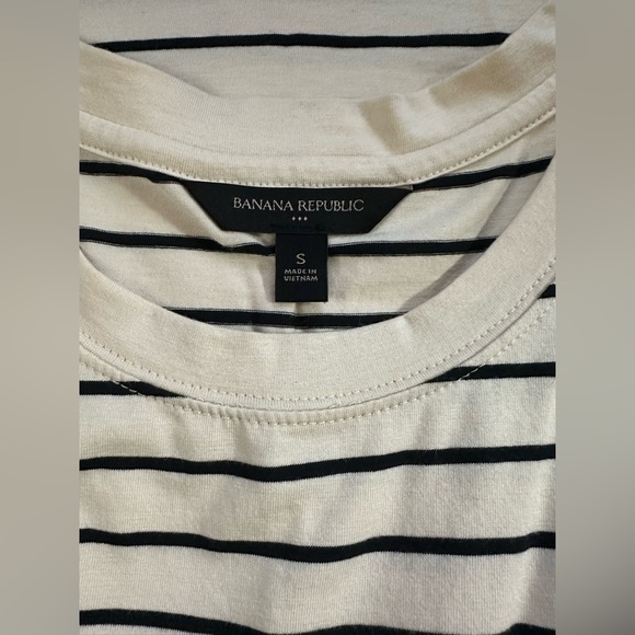 Banana Republic cream/black striped sleeves top. New without tags. Size S. - Picture 3 of 3